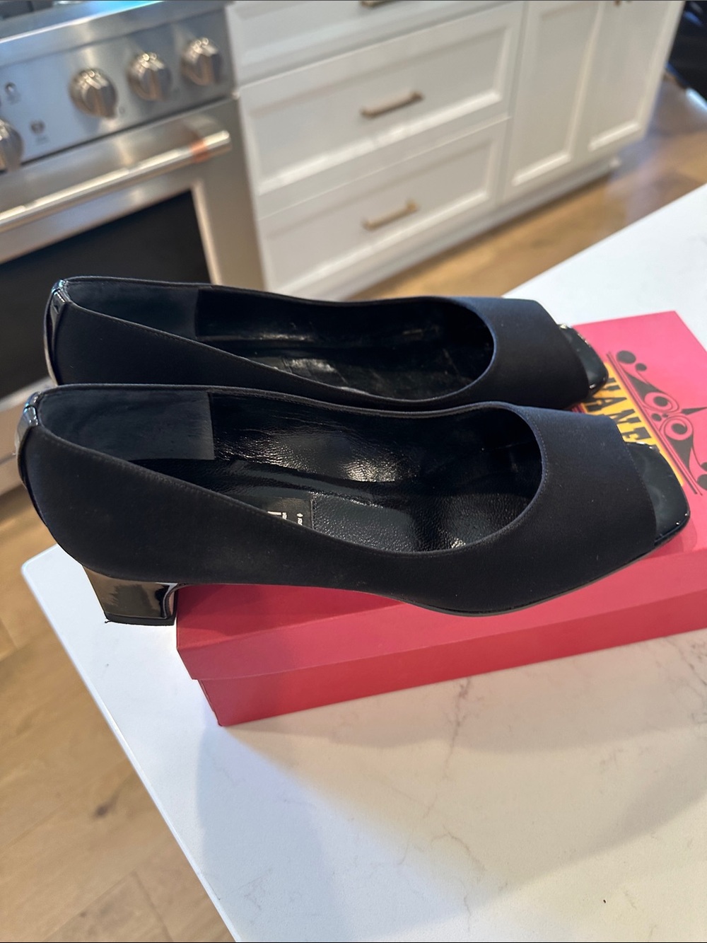 Vaneli Heels - Picture 5 of 8